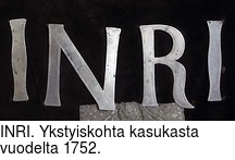 INRI. Ykstyiskohta kasukasta vuodelta 1752.